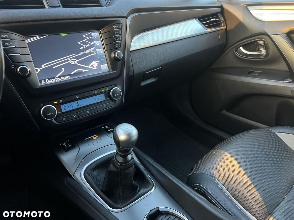 Toyota Avensis 2.0 D-4D Premium - 25