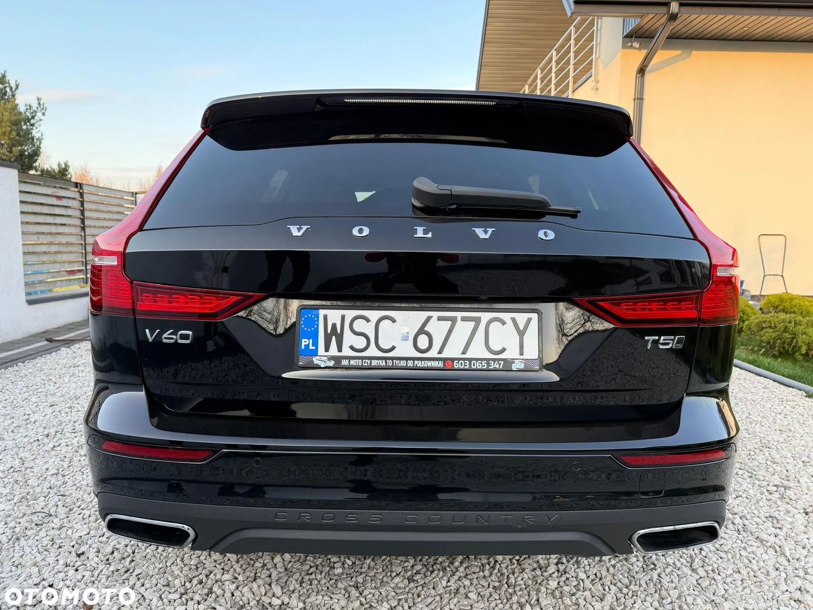 Volvo V60 Cross Country Pro T5 AWD - 14