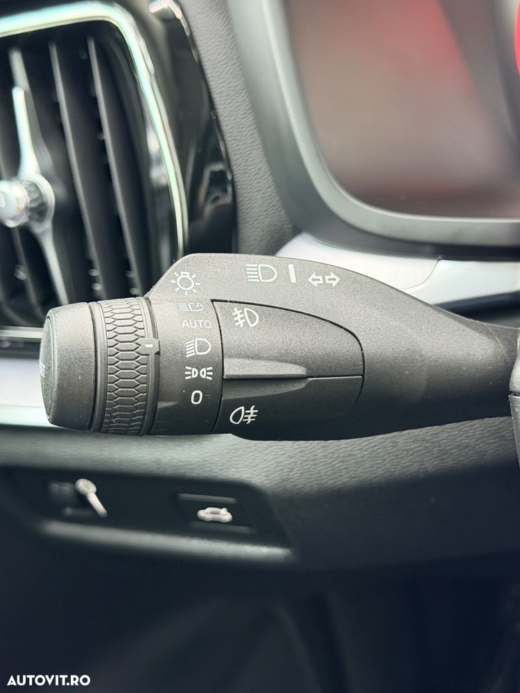 Volvo V60 D3 Momentum Core - 29