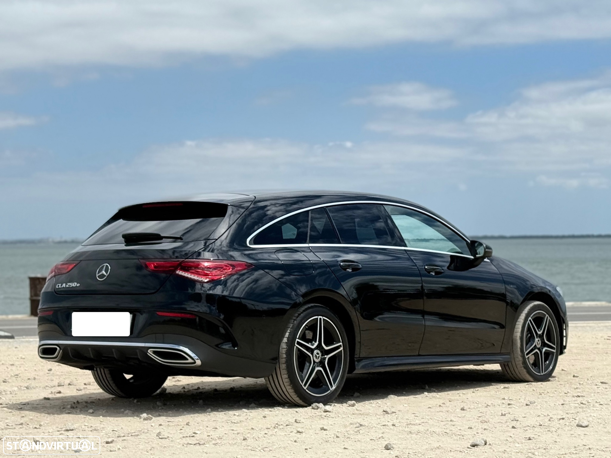 Mercedes-Benz CLA 250 e Shooting Brake AMG Line - 3