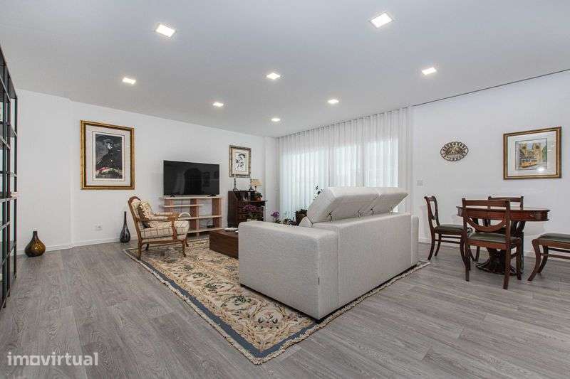 Apartamento T5 - Porto Salvo - Grande imagem: 3/12