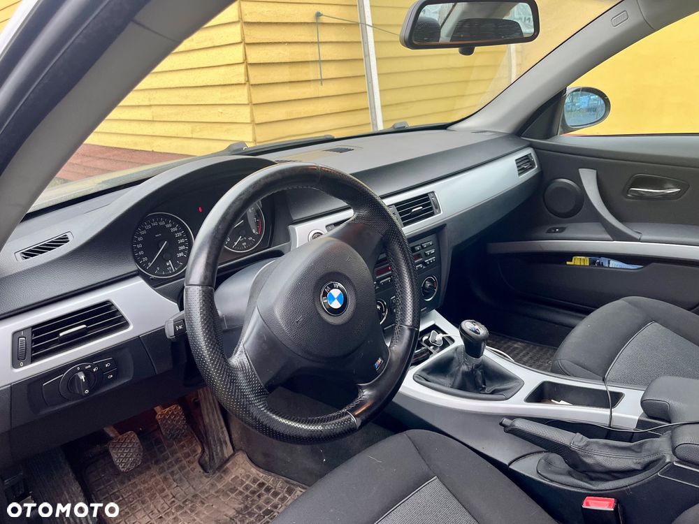 BMW Seria 3 325i - 8