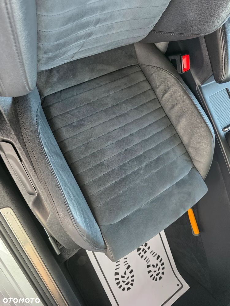 Volkswagen Passat - 33