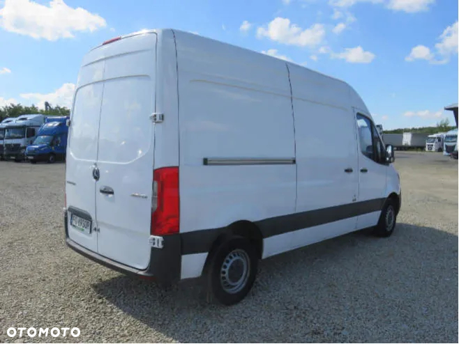 Mercedes-Benz Sprinter - 4