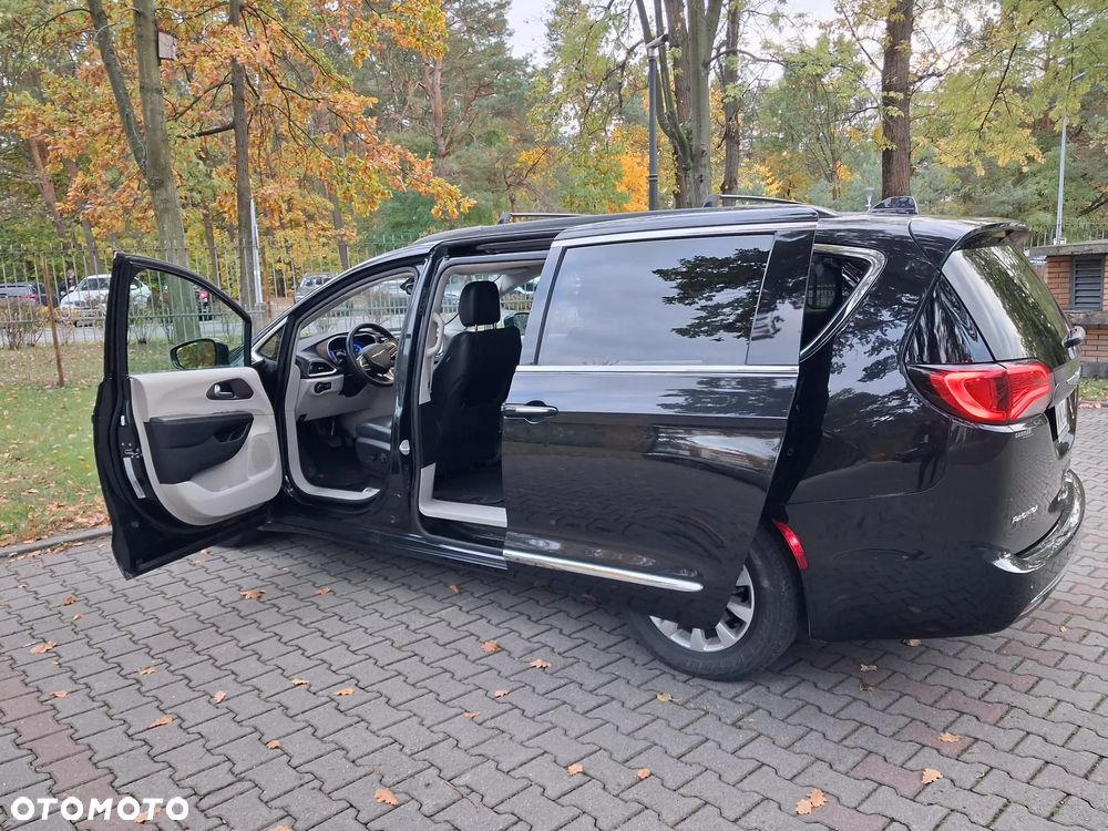 Chrysler Pacifica - 14