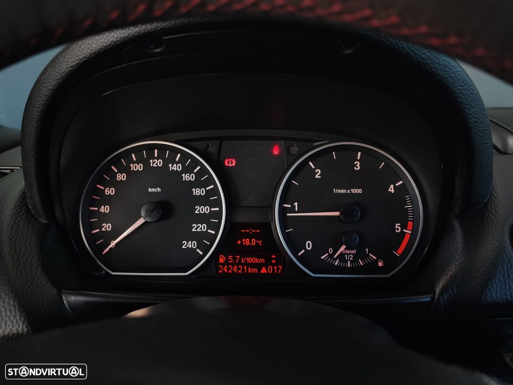 BMW 118 d Limited Edition Lifestyle c/ M Sport Pack - 47