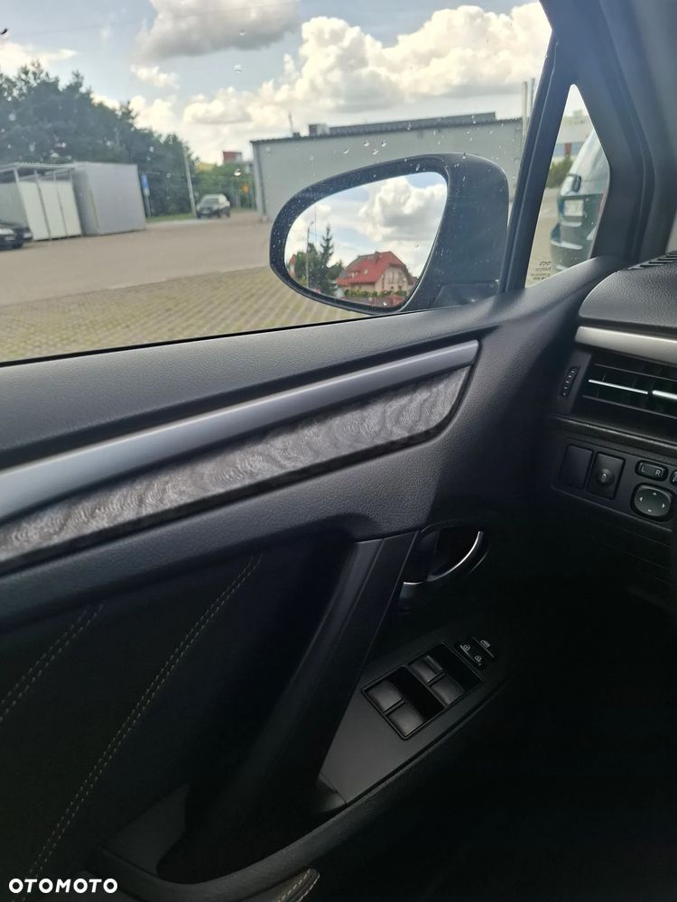 Toyota Avensis - 23