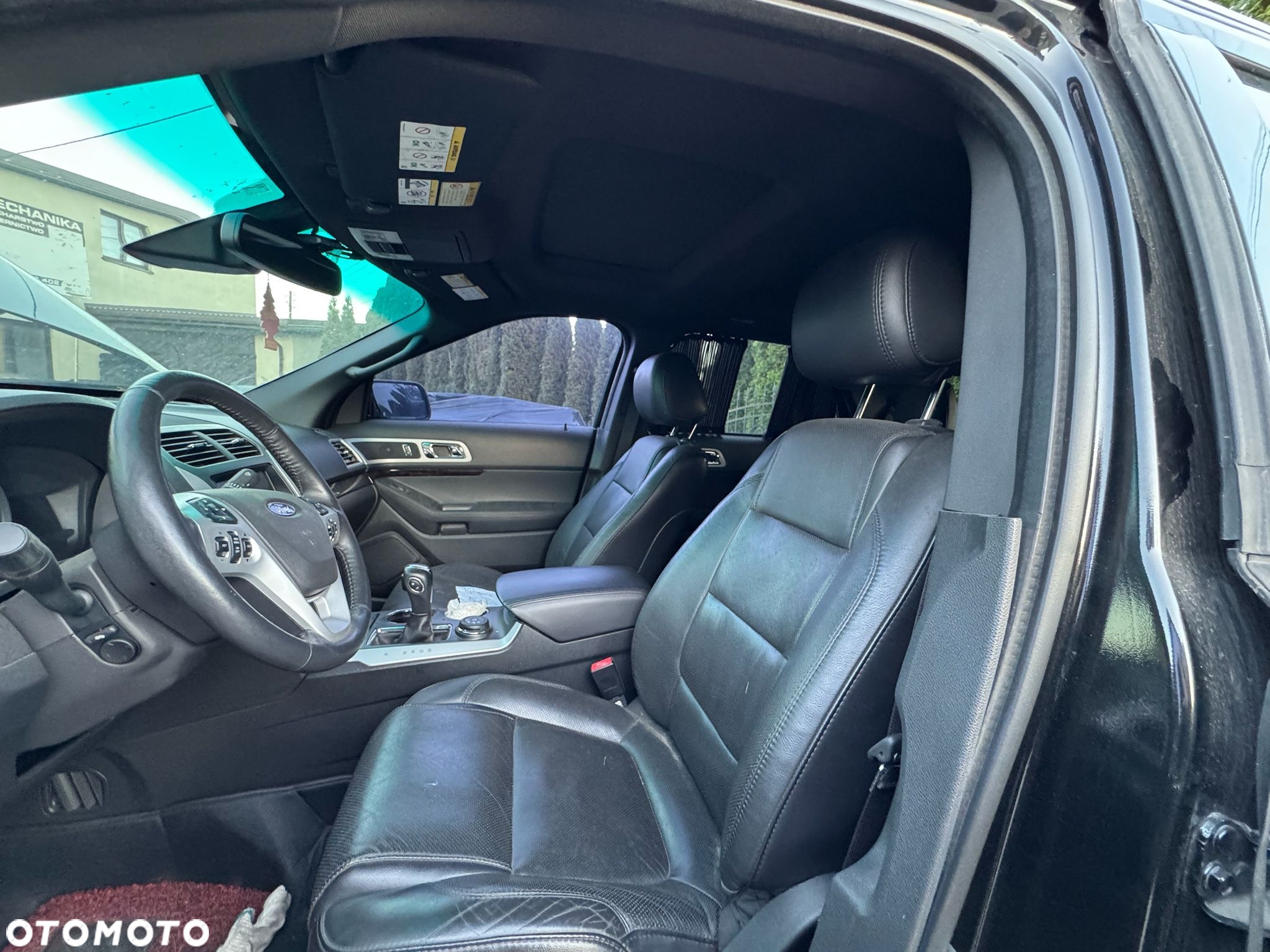 Ford Explorer - 10