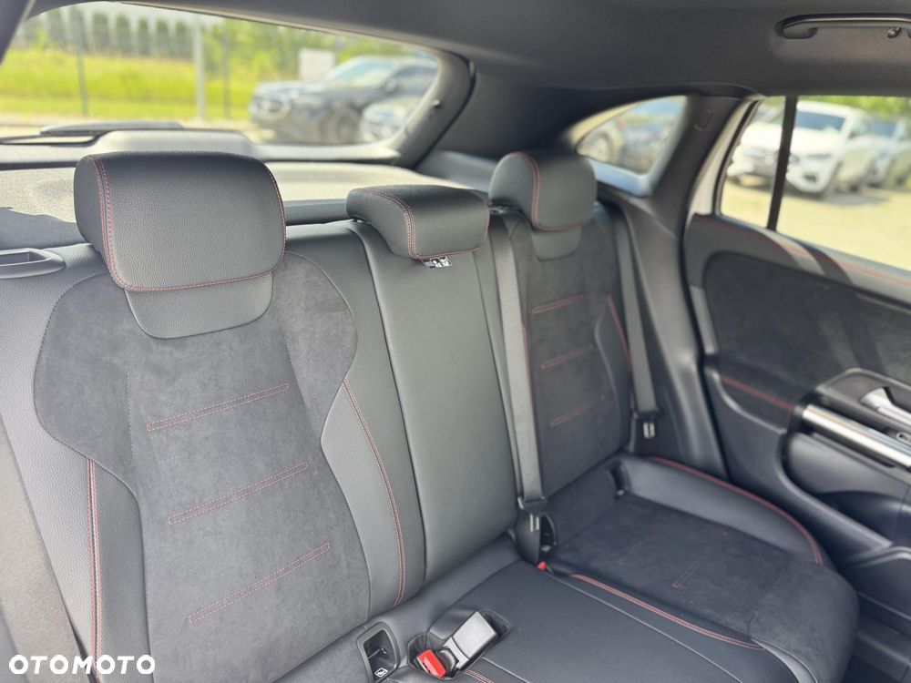 Mercedes-Benz GLA 200 mHEV AMG Line 7G-DCT - 18