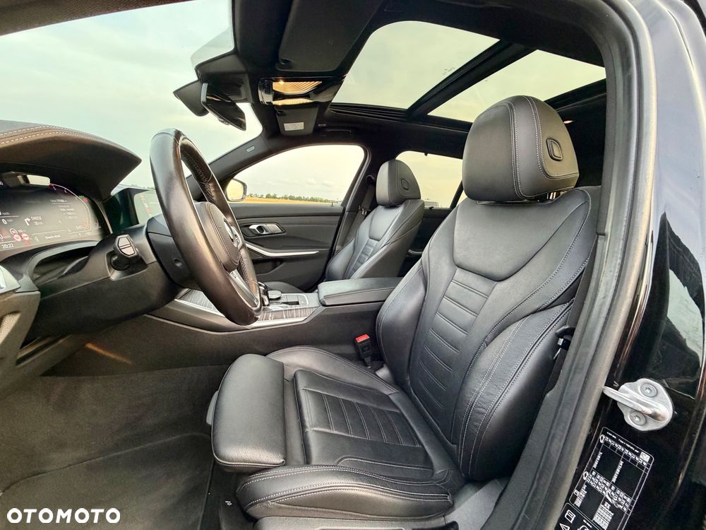 BMW Seria 3 320d xDrive Luxury Line sport - 12