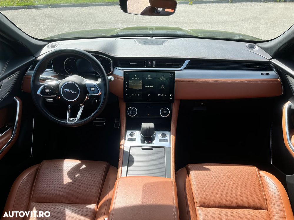 Jaguar F-Pace 25t AWD R-Sport - 17