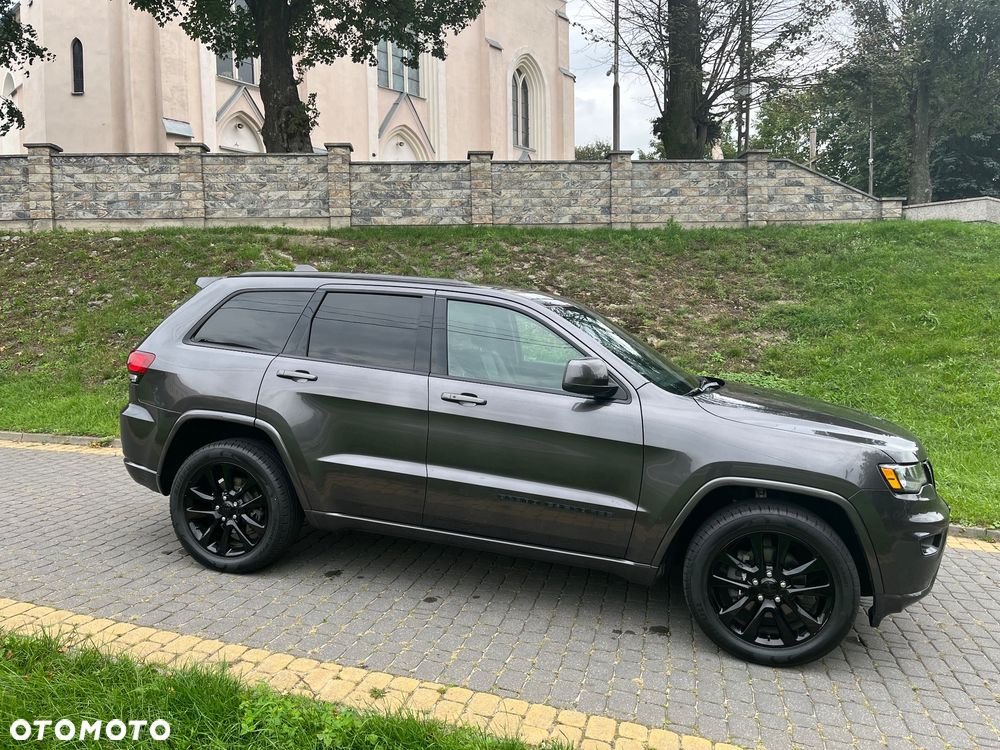 Jeep Grand Cherokee - 9