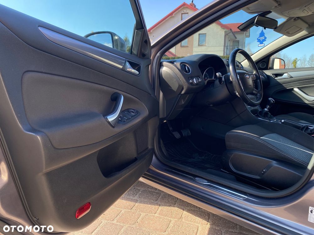 Ford Mondeo 2.0 TDCi Titanium - 21