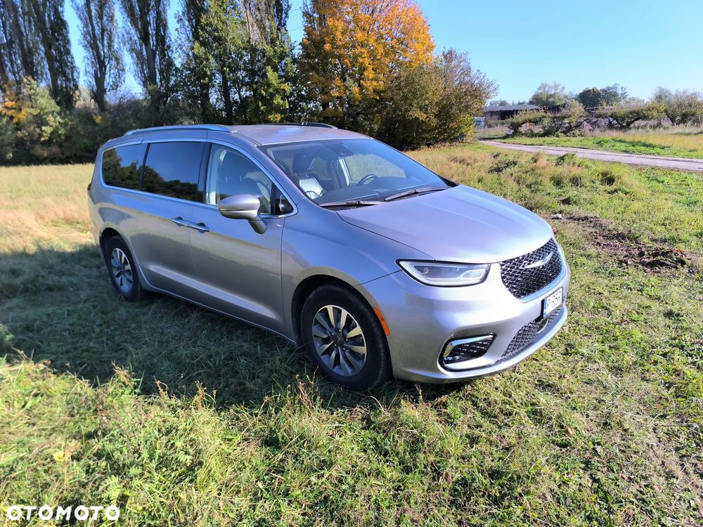 Chrysler Pacifica - 1