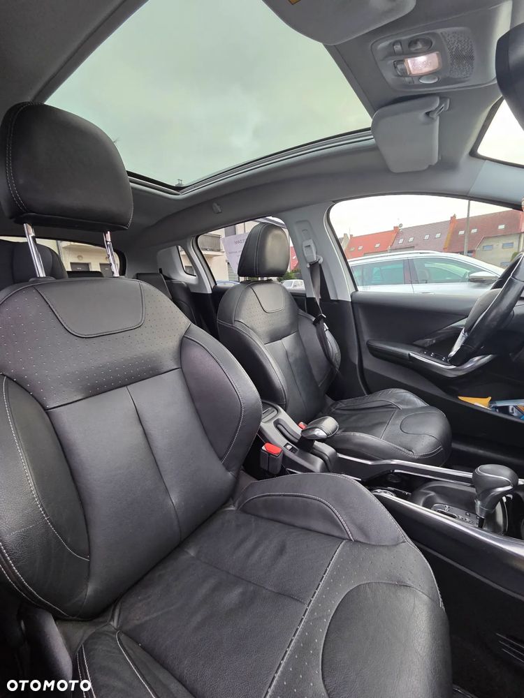 Peugeot 2008 PureTech 110 Stop&Start EAT6 Allure - 8