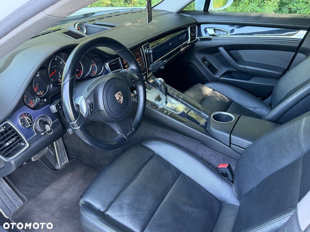 Porsche Panamera 4 Edition - 33