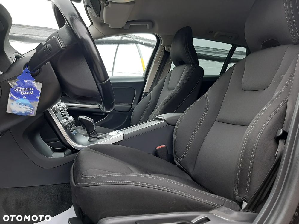 Volvo V60 D2 Momentum - 20