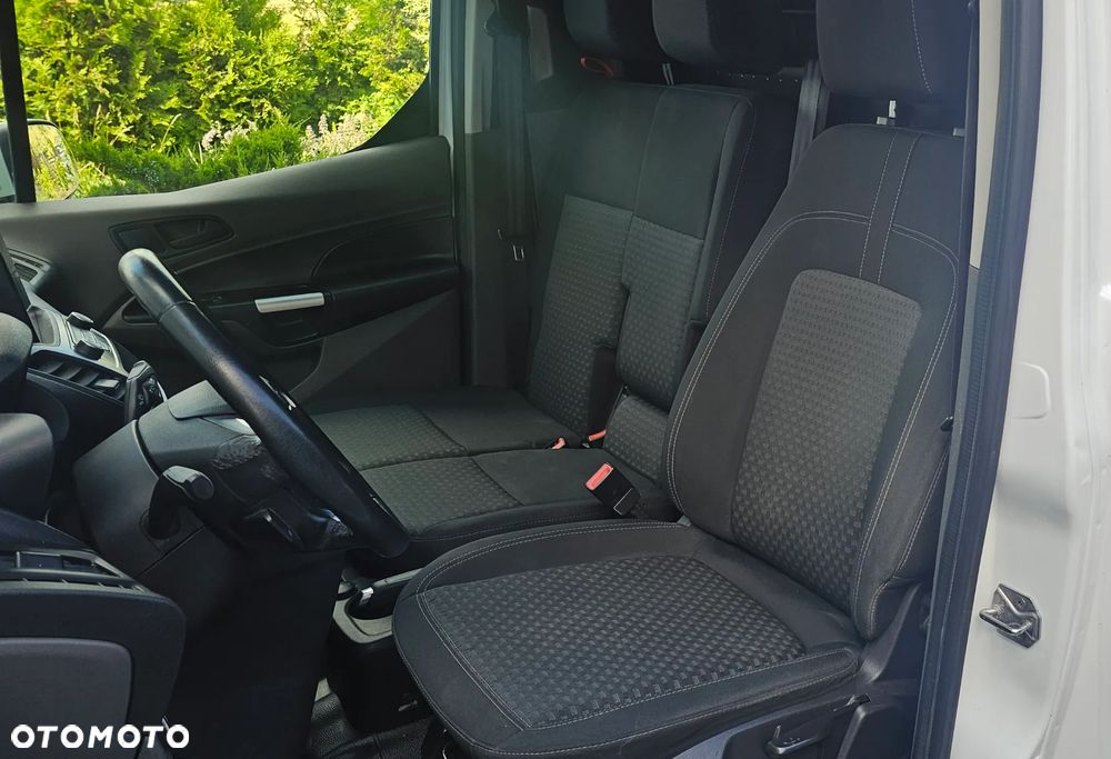 Ford Transit Connect - 17