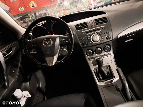 Mazda 3 2.0 Exclusive + - 6