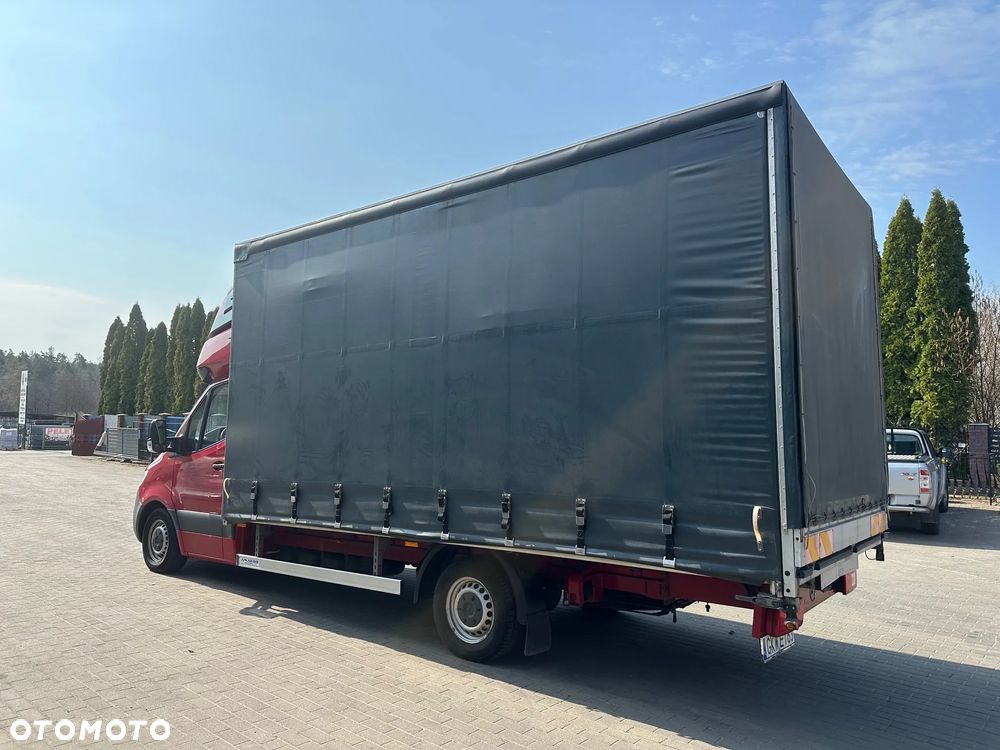 Mercedes-Benz Sprinter - 4