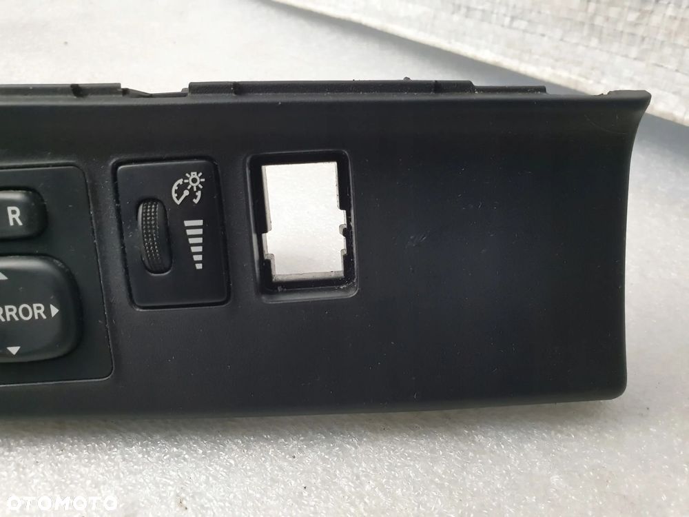 PANEL STEROWANIA LUSTEREK RAMKA PRIUS C AQUA - 4