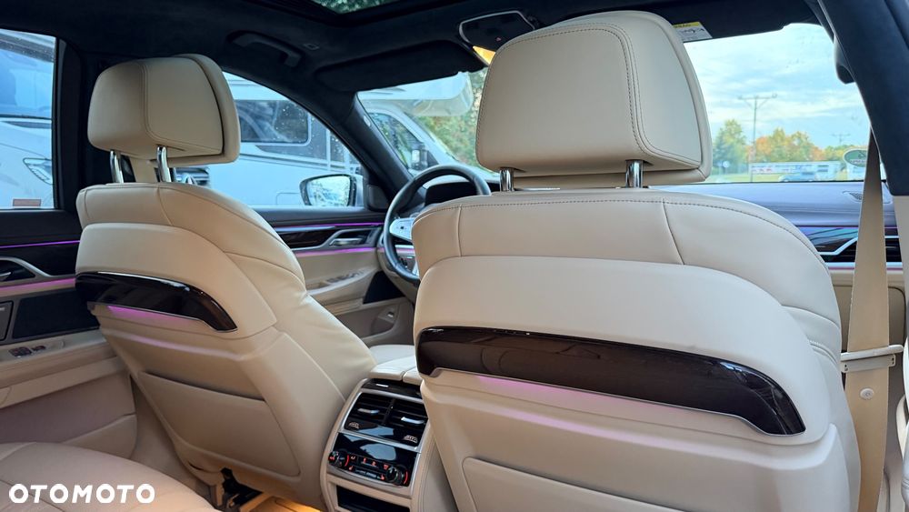 BMW Seria 7 - 27