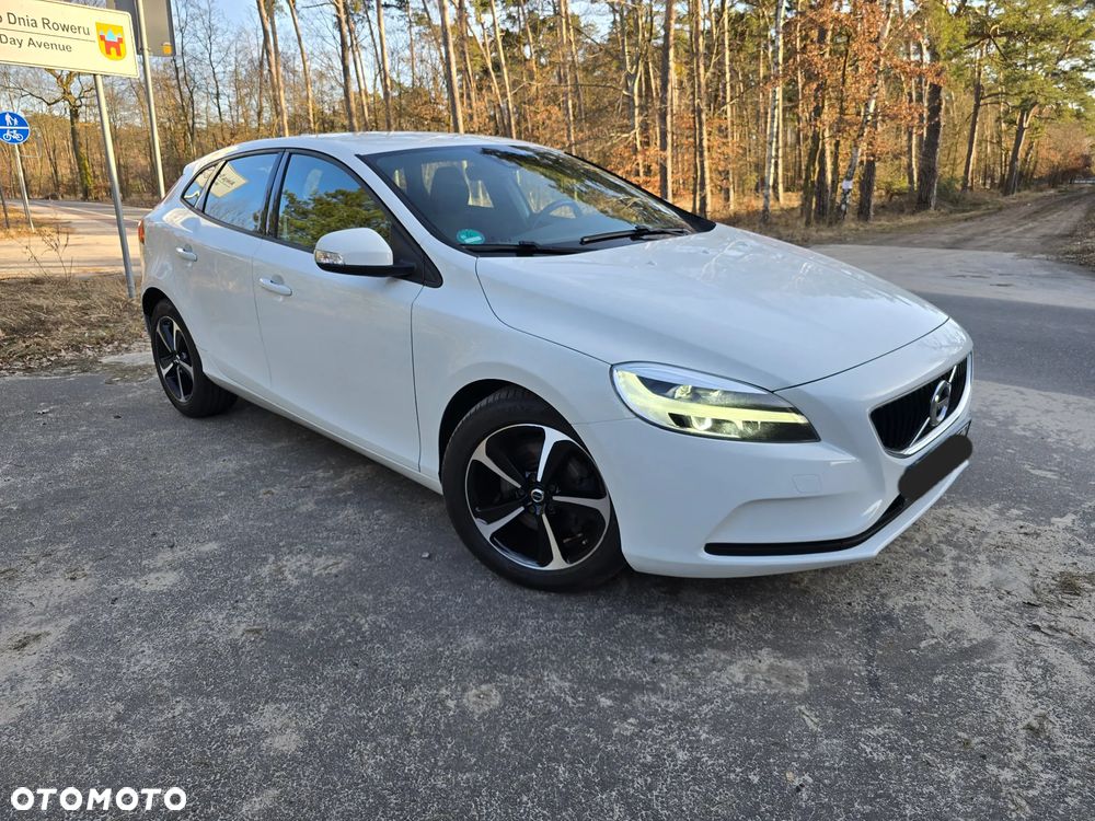 Volvo V40 T2 Momentum - 3
