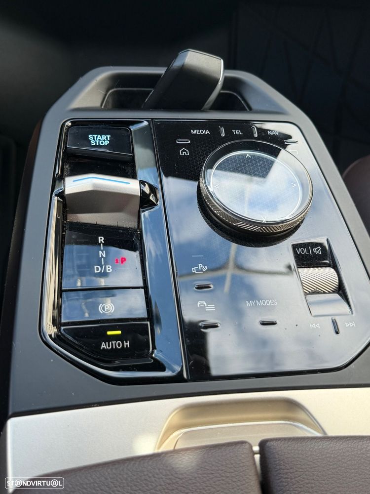 BMW iX xDrive 40 Pack Desportivo - 13