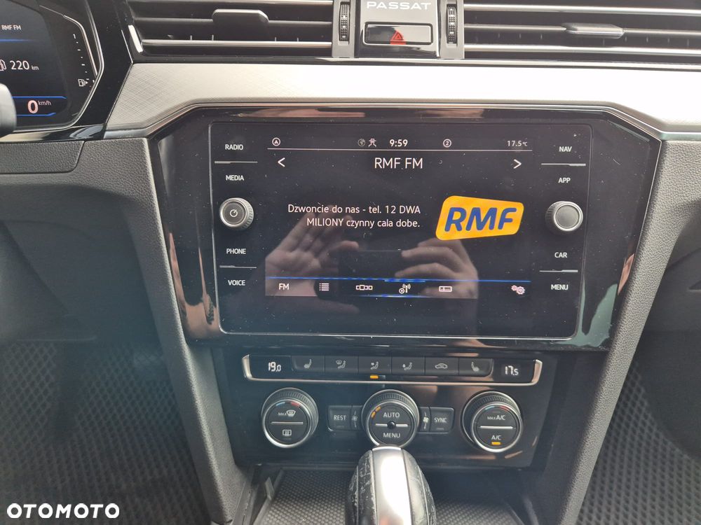 Volkswagen Passat 2.0 TDI SCR DSG Business - 16
