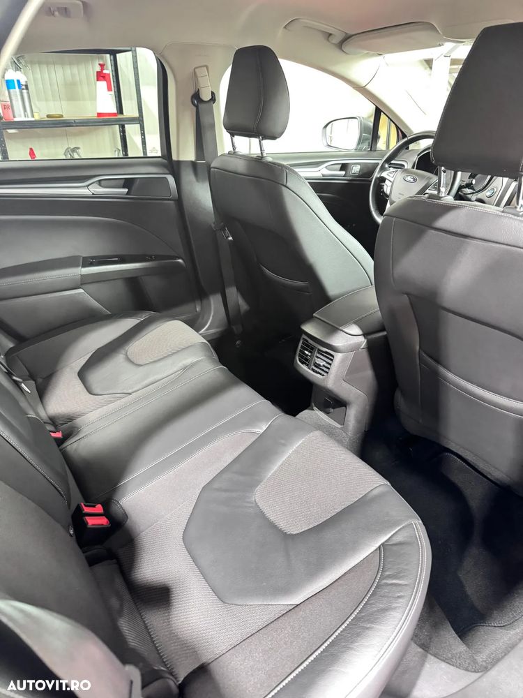 Ford Mondeo 2.0 TDCi Powershift Titanium - 41