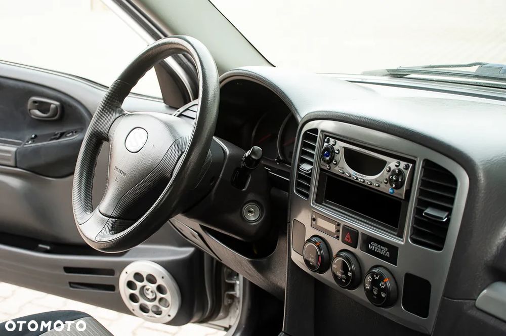 Suzuki Grand Vitara 1.6 - 17