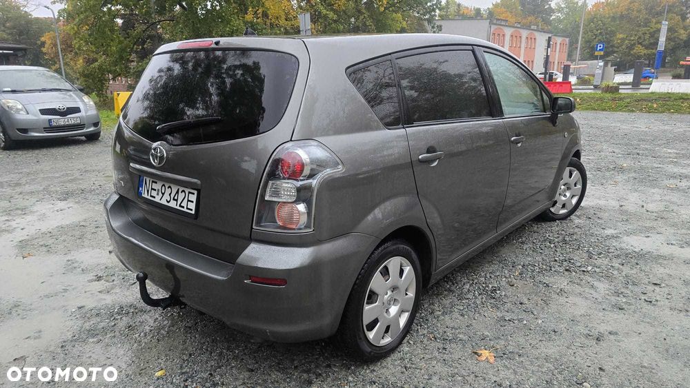 Toyota Corolla Verso - 4