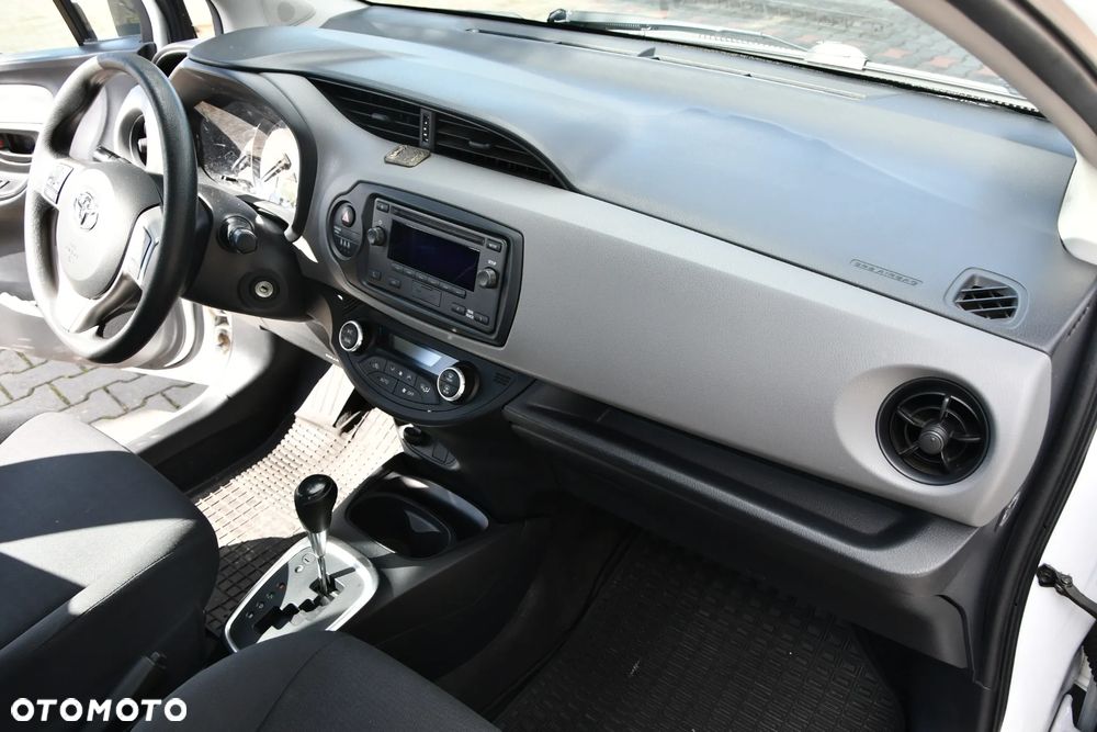 Toyota Yaris Hybrid 100 Active - 7