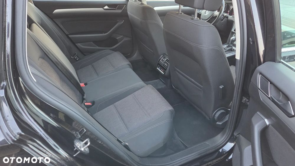 Volkswagen Passat 2.0 TDI SCR DSG Comfortline - 13