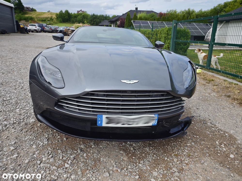 Aston Martin DB11 - 13