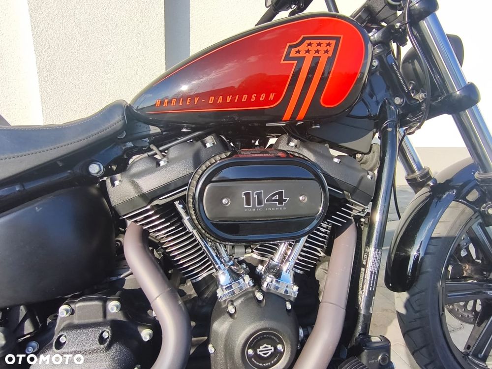 Harley-Davidson Softail Street Bob - 1