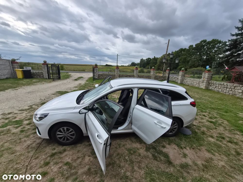 Hyundai i30 1.6 D Comfort - 11