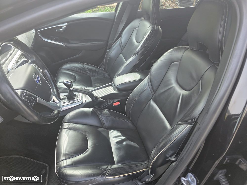 Volvo V40 2.0 D2 R-Design - 14