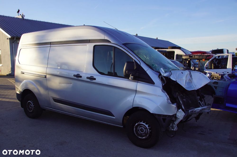 Auto na części - Ford Transit Custom I 2.2 TDCI 155 KM BK2Q-6006-AB BK2R-7002-MA ZJNCWWA 2014R Silnik Skrzynia Drzwi Błotnik Lusterko Lampa Zderzak Deska Kokpit Sterownik Moduł Czujnik Licznik Kierownica Wyświetlacz Panel - 8