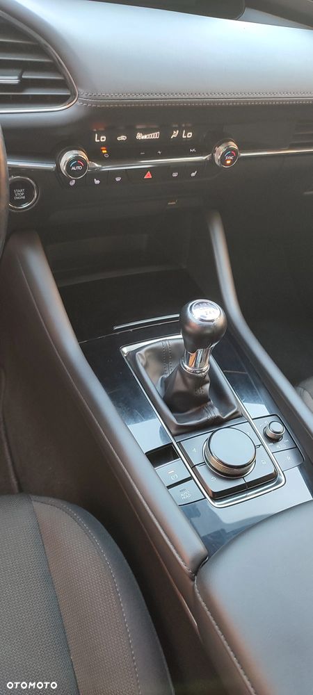 Mazda 3 SKYACTIV-G 2.0 M-Hybrid SELECTION - 24