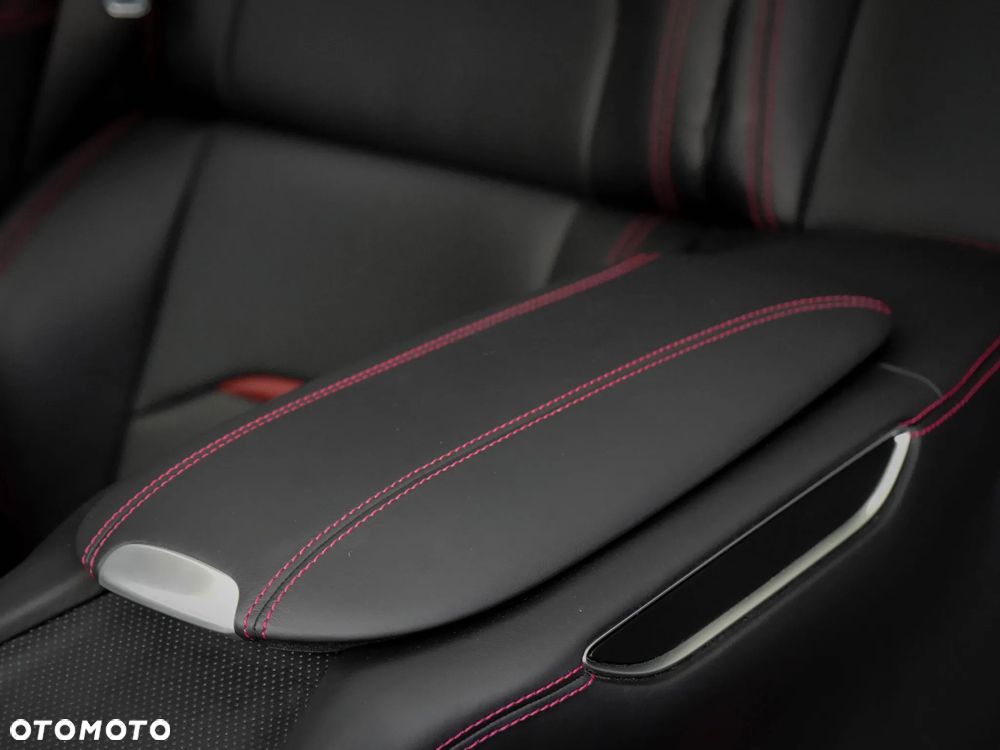 Ferrari GTC4Lusso - 32