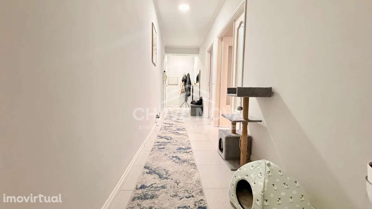 Apartamento T2 c/ Garagem Box em Canelas - Grande imagem: 5/19