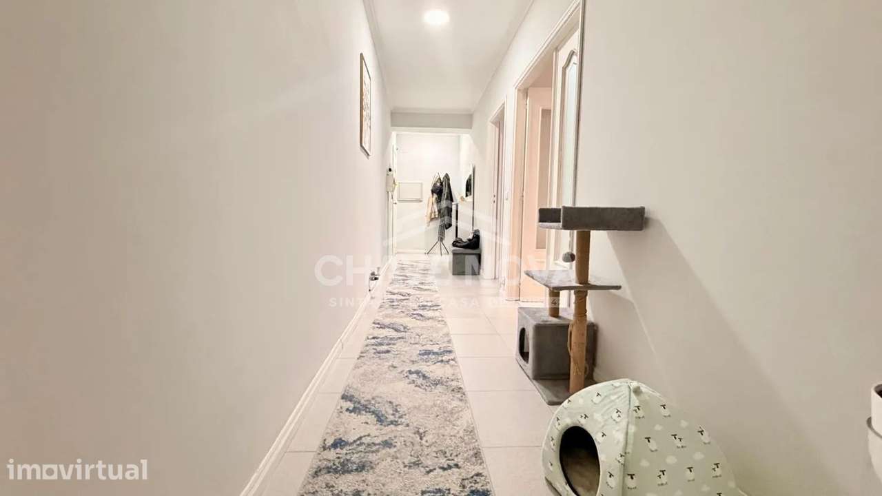 Apartamento T2 c/ Garagem Box em Canelas - Grande imagem: 5/19