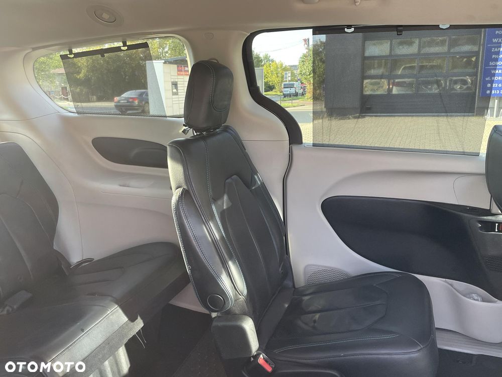 Chrysler Pacifica - 20