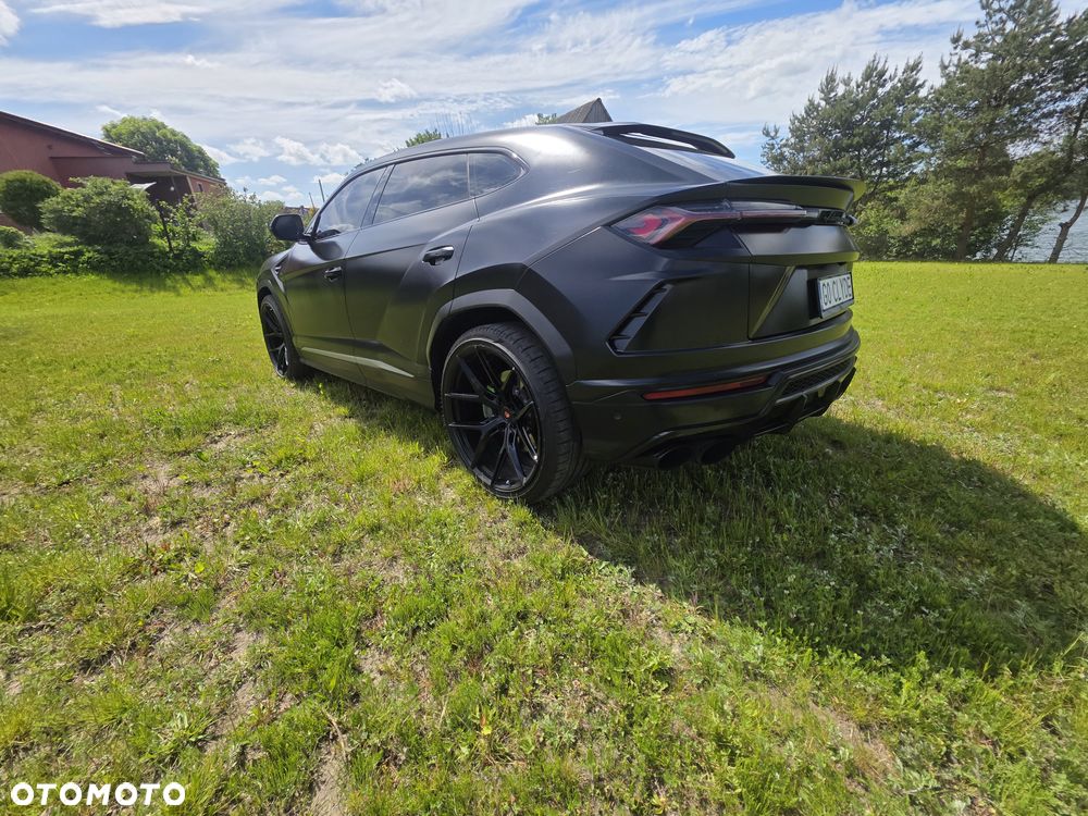 Lamborghini Urus - 5