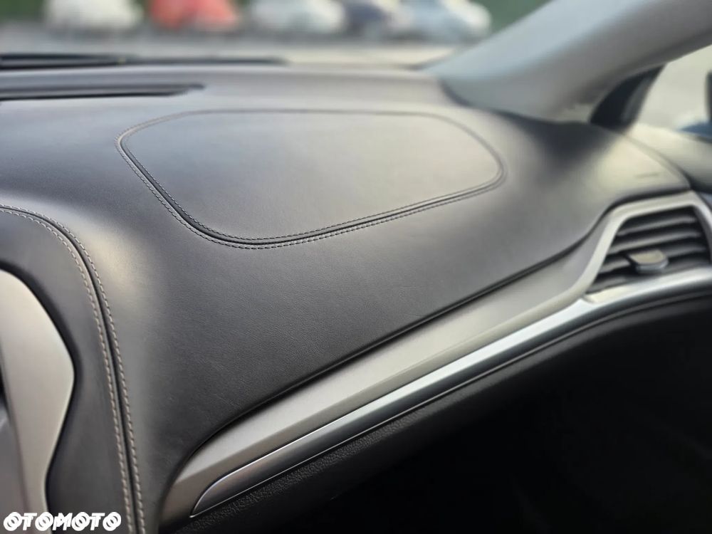 Ford Mondeo Vignale 2.0 EcoBoost - 19