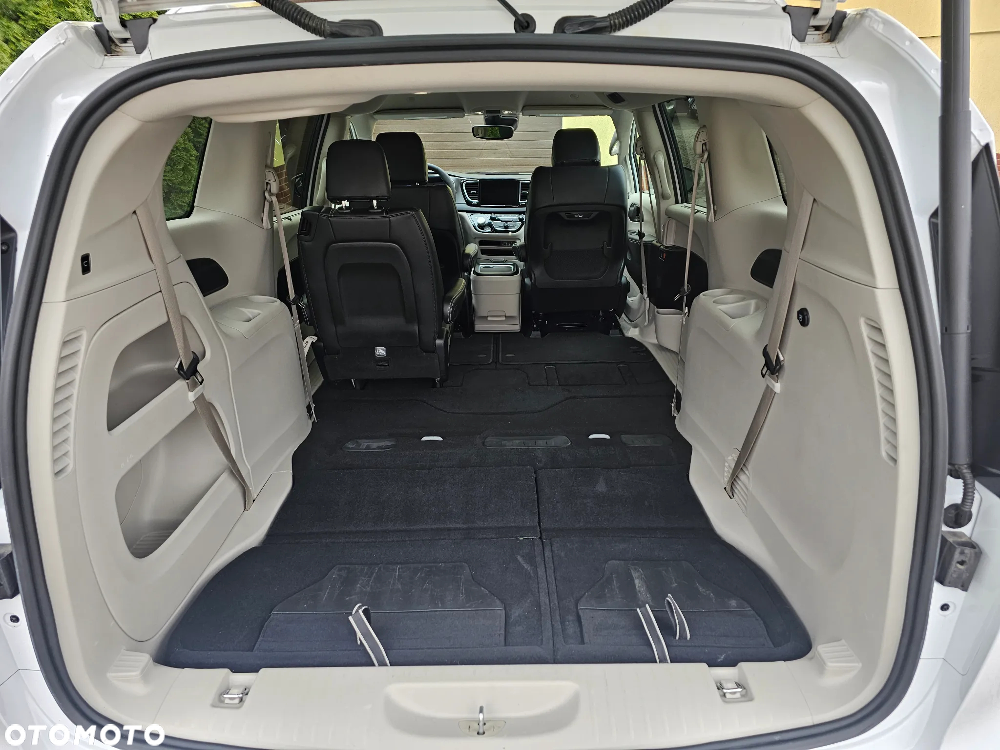 Chrysler Pacifica - 20