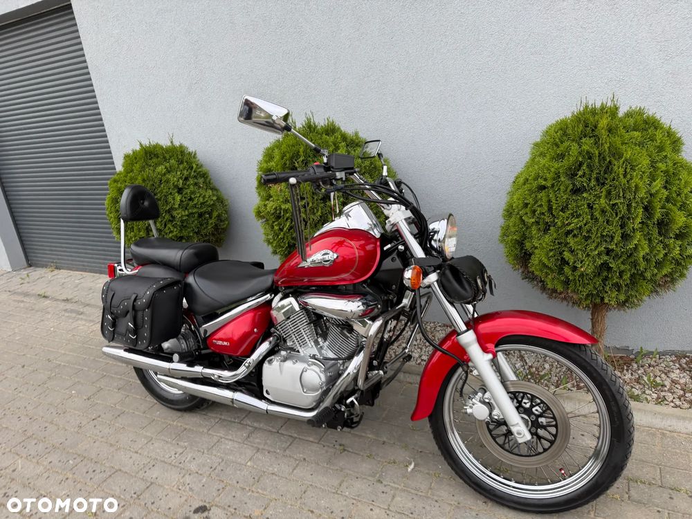 Suzuki Intruder - 36