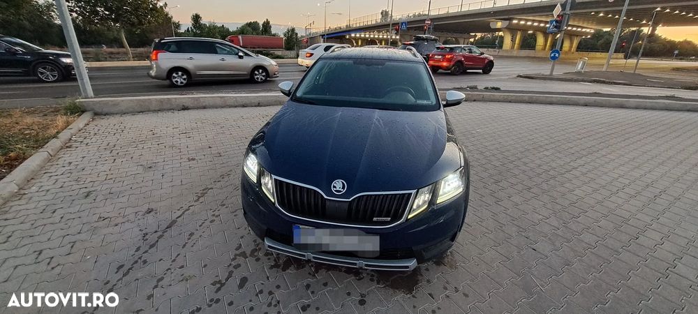Skoda Octavia Combi Diesel 2.0 TDI 4X4 DSG Scout - 2