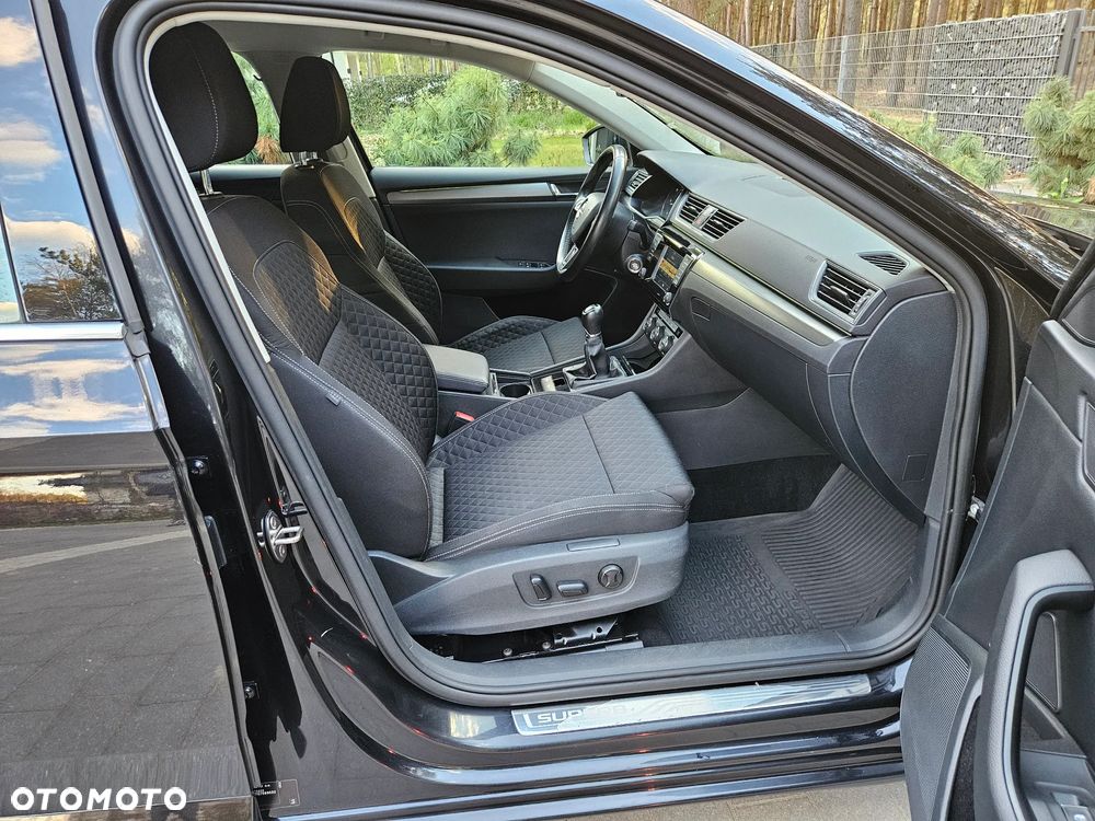 Skoda Superb 2.0 TDI Style - 29